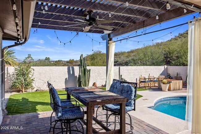 Building Photo - 221 W Sweetwater Ave