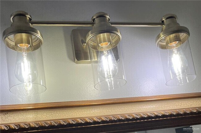 Building Photo - 27 S 3rd St