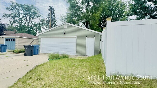 Building Photo - 4601 13th Ave S