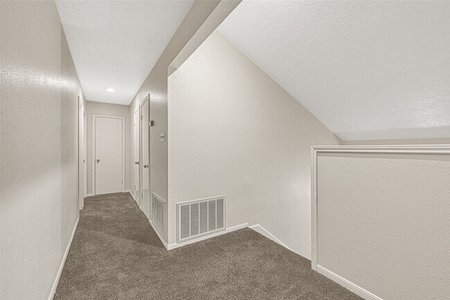 Building Photo - 5538 Fairview Forest Dr