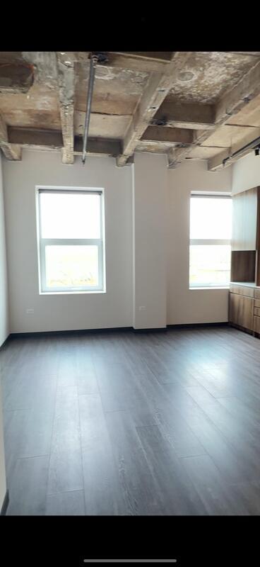 Building Photo - 2165 W Lake St