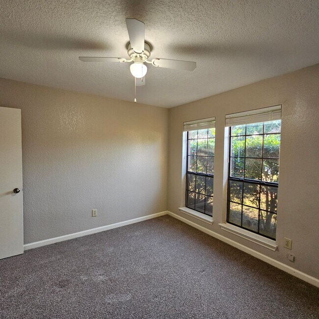 Building Photo - Wylie East Charmer