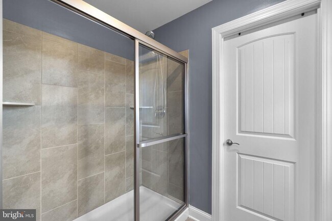 Building Photo - 10005 Maids Fancy Way