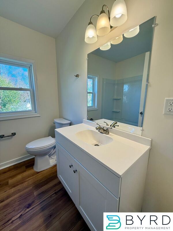 Building Photo - 5305 Lochaven Ave