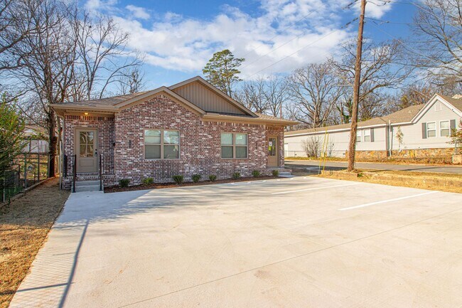 Building Photo - 1800 S Harrison St