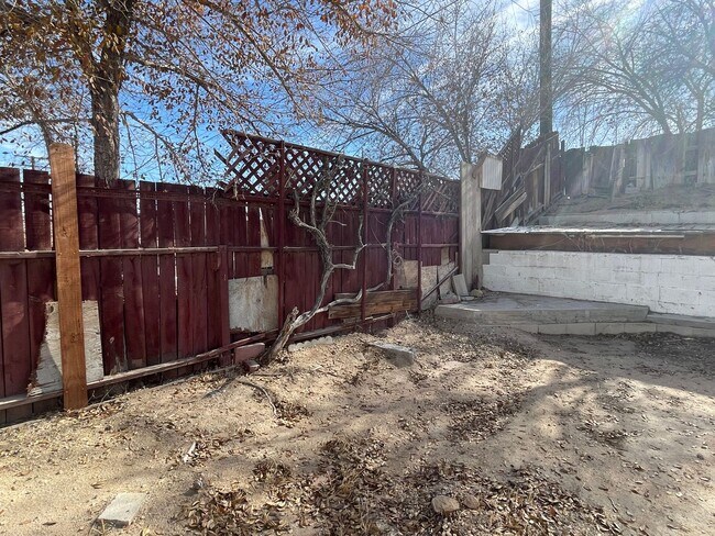 Building Photo - Victorville, 3 Bedroom, 2 Bathrooms, Large...