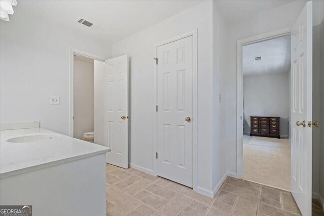 Building Photo - 80 Cliffcreek Trce NE