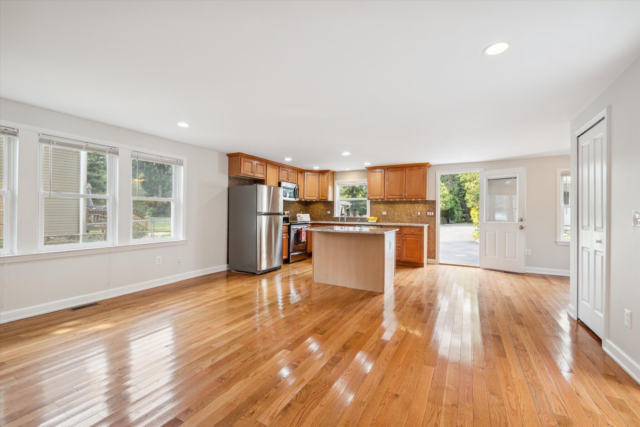 Building Photo - 84 Vernier Rd