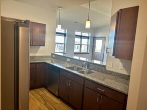 Building Photo - 122 Wisconsin St