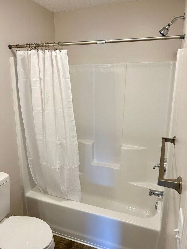 Building Photo - 530/532 S Oak