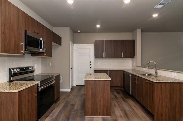 Building Photo - 636 Harvest Moon Dr