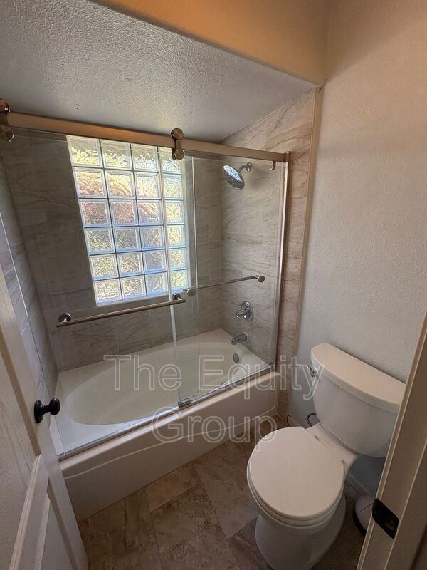 Building Photo - 3524 S Lincoln Ct