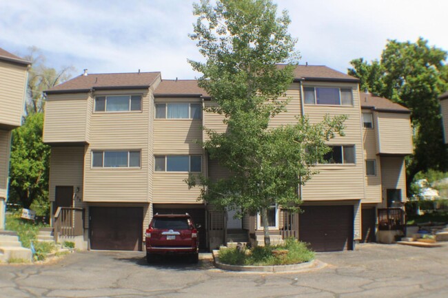 Primary Photo - 553 E 200 N