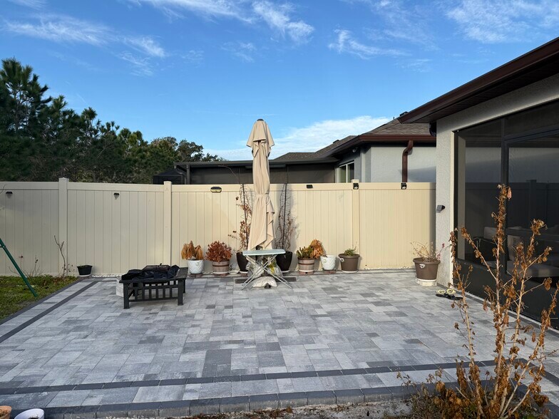 Building Photo - 30152 Skylark Dr