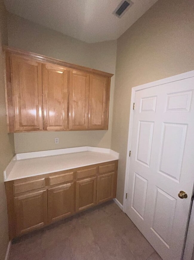 Building Photo - BEAUTIFUL HOME IN WEST ROSEVILLE!!