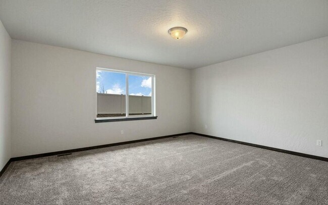 Building Photo - New Construction !