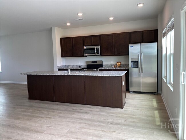 Building Photo - 105 Stillhouse Dr