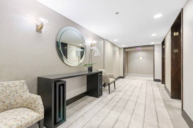 Building Photo - 180 E Pearson St