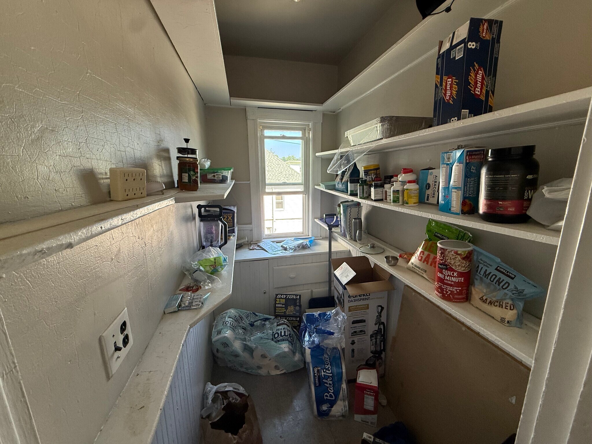 Building Photo - 348 Faneuil St