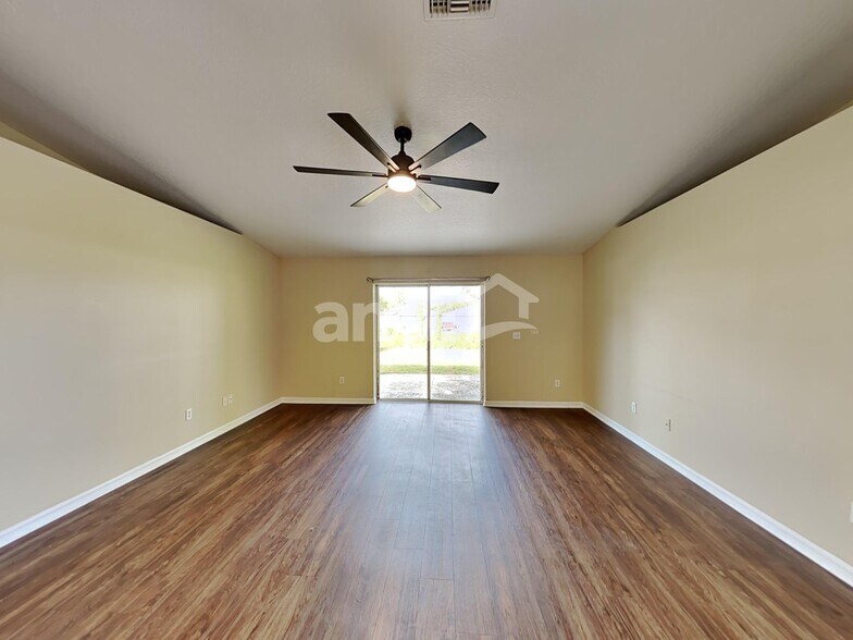 Building Photo - 1030 Lancelot Dr