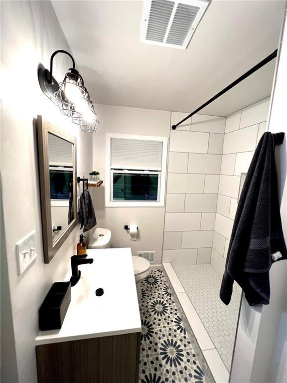 Building Photo - 695 Kennesaw Dr