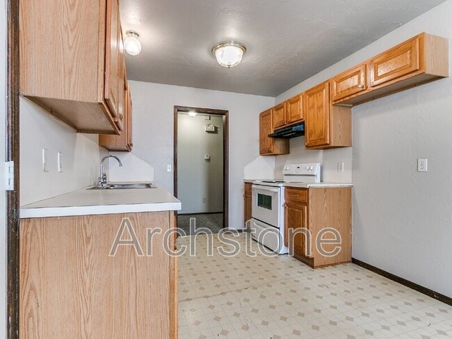 Building Photo - 5216 Coble St