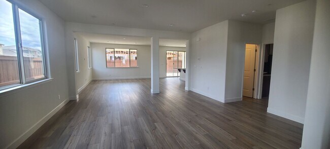 Building Photo - MOVE-IN SPECIAL! Lumiere @ Sierra West, Ro...
