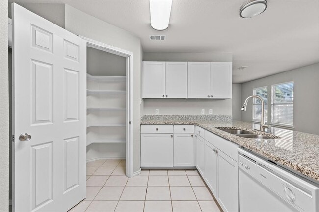 Building Photo - 3304 Kissman Dr