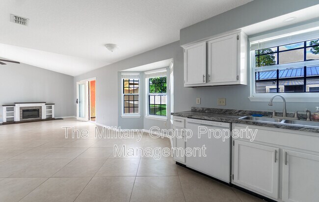 Building Photo - 3168 Sanderling Ct