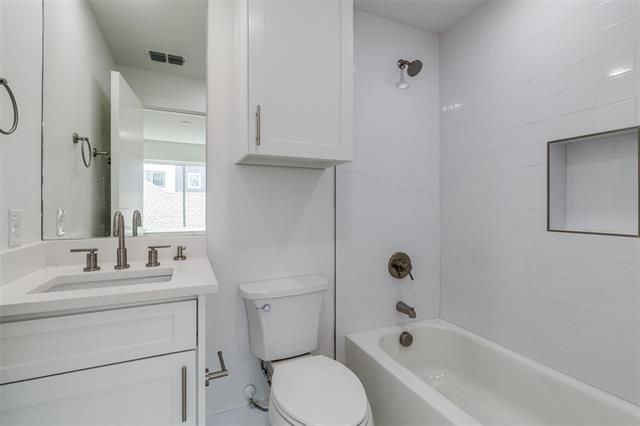 Building Photo - 4701 San Jacinto St