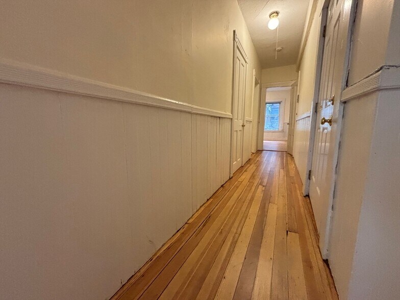 Building Photo - 55 Joy St