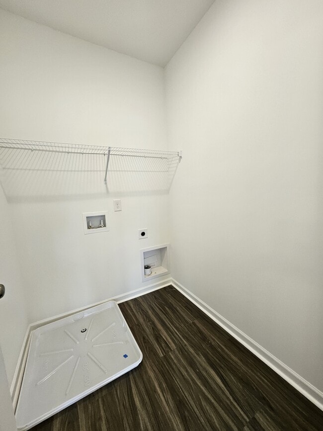 Building Photo - 129 Rosebush Ln