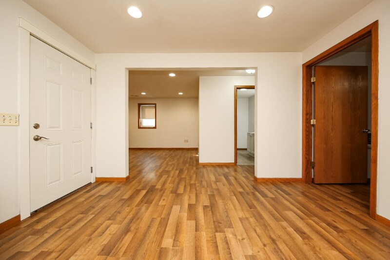 Building Photo - 808 S Grange Ave