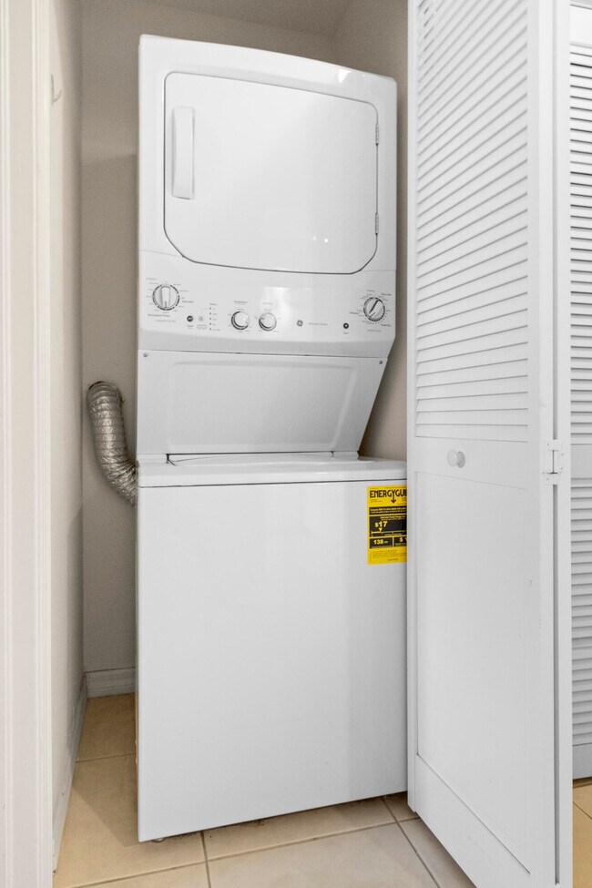 Building Photo - 26 Royal Palm Way