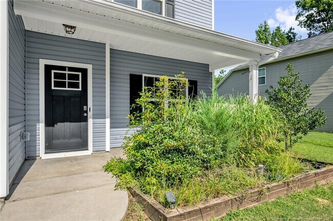 Building Photo - 2779 Rivercliff Rd