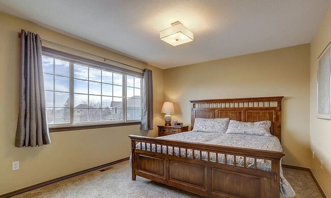 Building Photo - Light-Filled Longmont Gem with Elegant Fin...