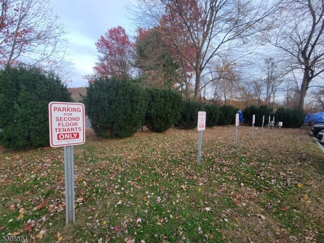 Building Photo - 272 US-206