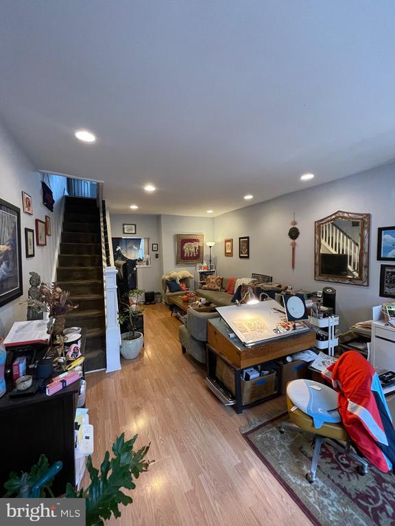 Building Photo - 2053 Sigel St