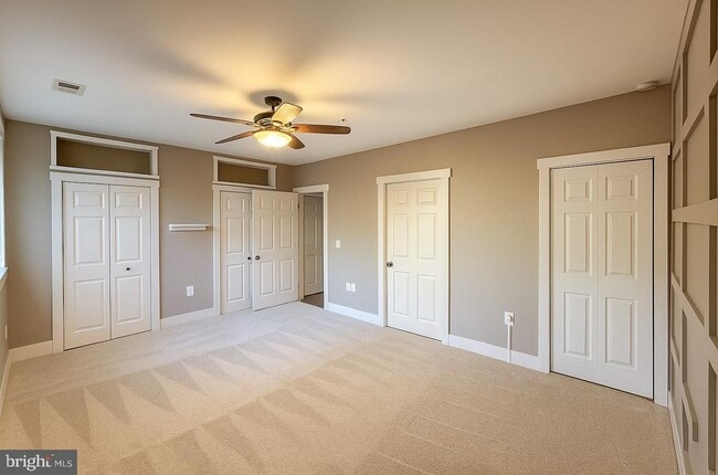 Building Photo - 1955 Pawlet Dr