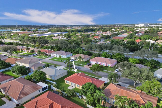 Building Photo - Great Single Family Home in Miramar