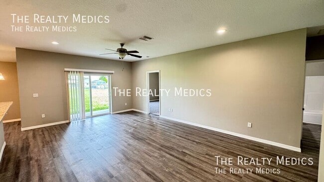 Building Photo - 8219 Cozumel Ln