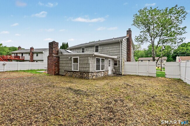 Building Photo - 44 Barmore Dr W