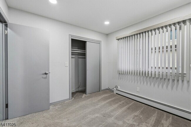 Building Photo - 46 Stanley St