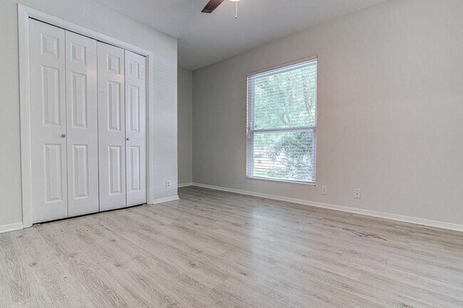 Building Photo - 12302 Deer Falls Dr