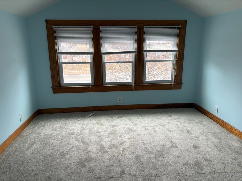 Building Photo - 554 Eastern Pky