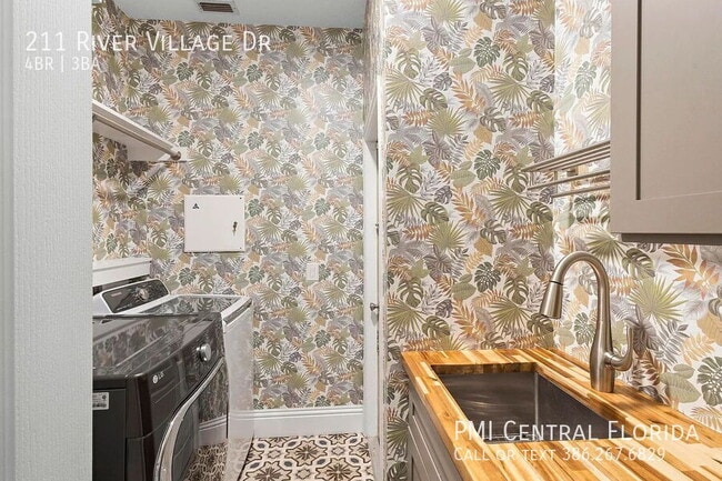 Building Photo - 211 River Village Dr