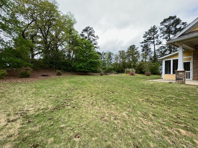 Building Photo - Riegel Pointe