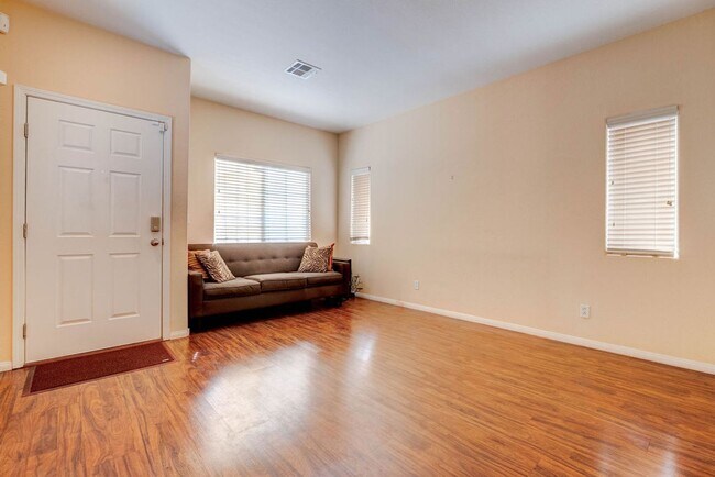 Building Photo - 9936 Elkhead Creek Way