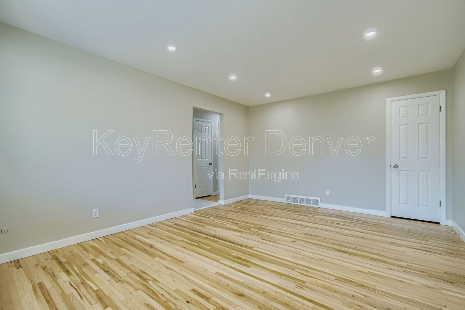 Building Photo - 10922 E 4th Way