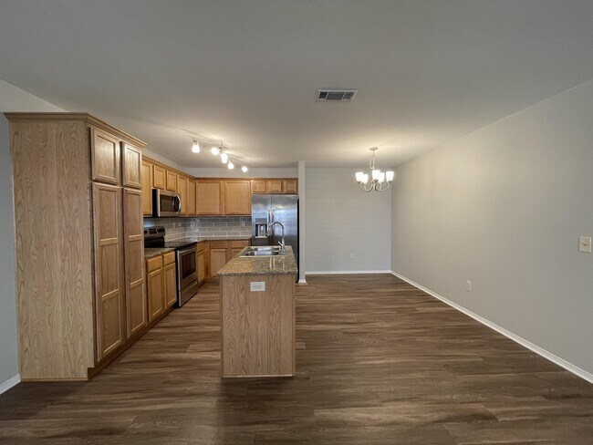 Building Photo - 3602 SW Deerfield Blvd